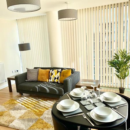 Smartrips Apartments - The Hub 밀턴 케인즈 외부 사진