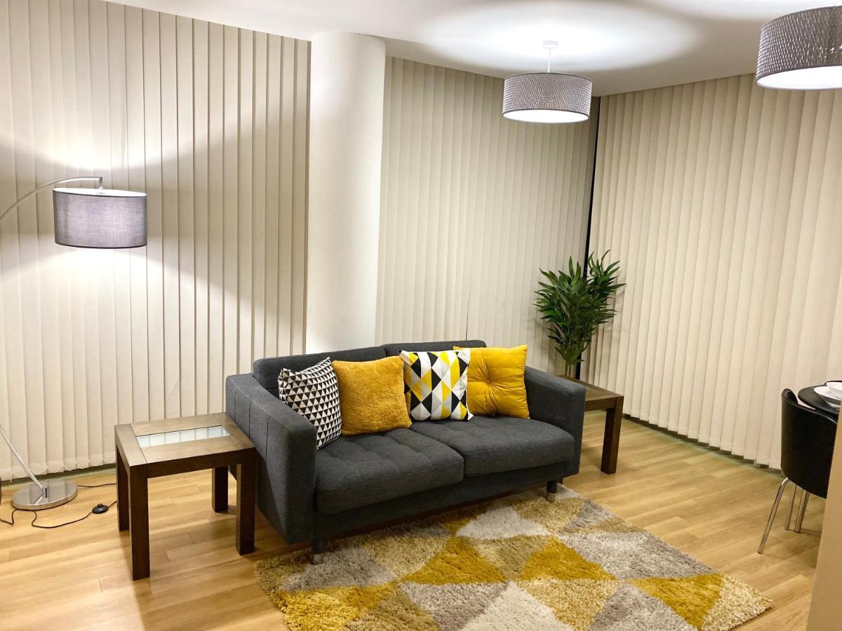 Smartrips Apartments - The Hub 밀턴 케인즈 외부 사진