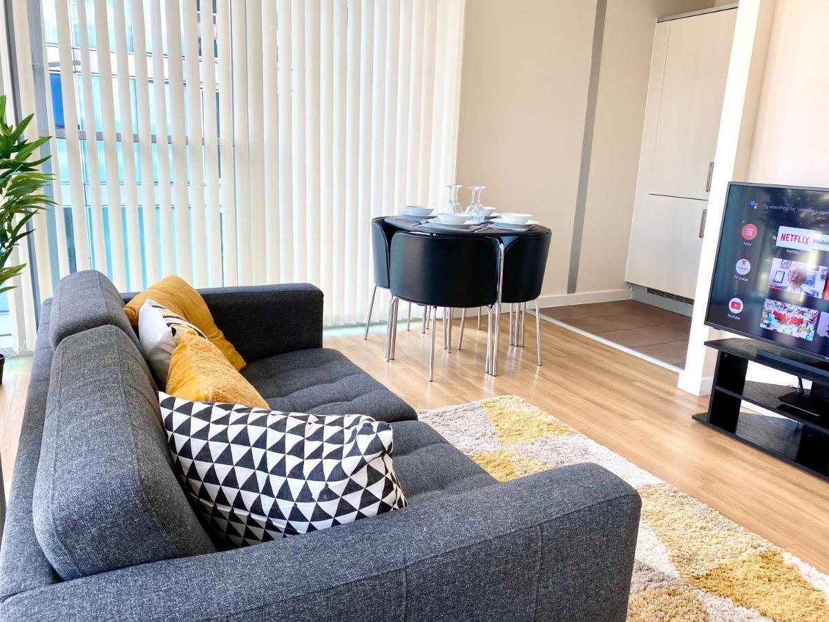 Smartrips Apartments - The Hub 밀턴 케인즈 외부 사진