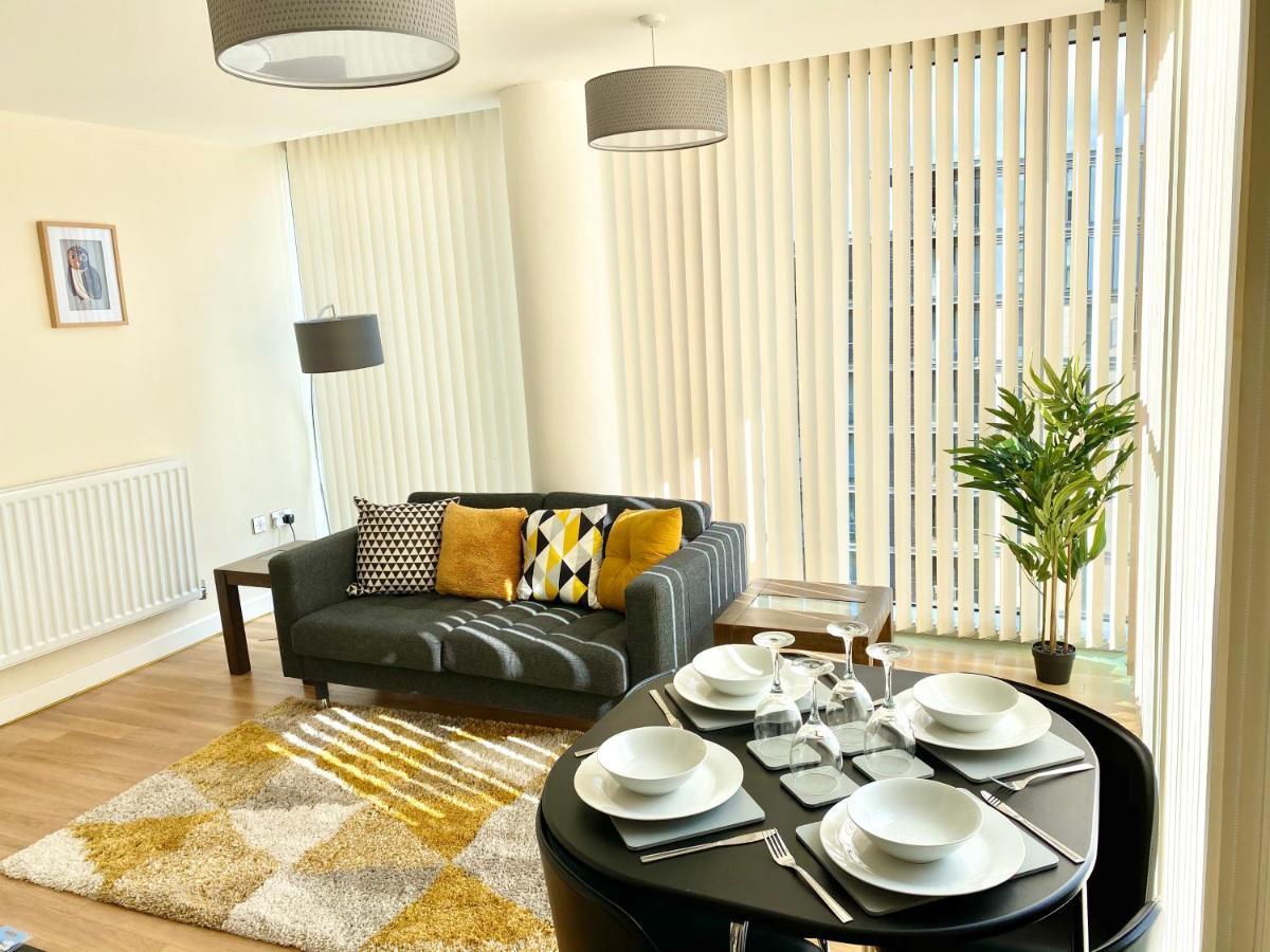 Smartrips Apartments - The Hub 밀턴 케인즈 외부 사진